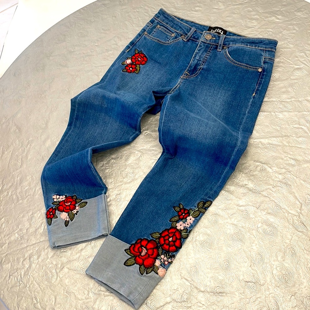 Jeans - Joseph Ribkoff Embroidered jeans, size 8